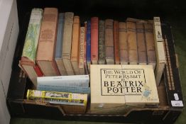 A TRAY OF VINTAGE CHILDRENS BOOKS TO INCLUDE BEATRIX POTTER SET (TRAY NOT INCLUDED)