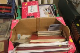 A QUANTITY OF BRITISH AND WORLD STAMPS LOOSE AND IN ALBUMS