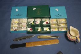 A BOX OF COLLECTABLES TO INCLUDE VINTAGE RAZORS, LETTER OPENER ETC