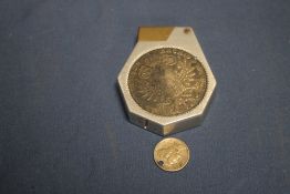 A TRENCH STYLE LIGHTER SET WITH AUSTRIAN 1780 RESTRIKE COIN TOGETHER WITH A US DIME