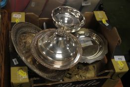 A SMALL TRAY OF METALWARE (TRAYS NOT INCLUDED)