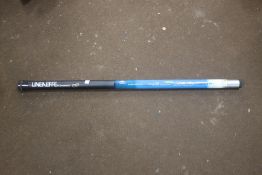 A LINEAEFFE INTERNATIONAL PRO 1000-10 ACTION GR-20 FISHING POLE
