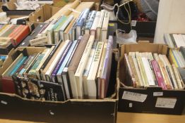 THREE TRAYS OF BOOKS ON ART, ANTIQUES, COLLECTABLES ETC TOGETHER WITH 10 OBSERVERS BOOKS (TRAYS