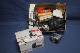 A TRAY OF ASSORTED CAMERAS AND ACCESSORIES