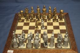 AN UNBOXED METAL ITALIAN CHESS SET