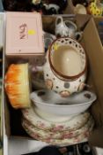 A BOX OF ASSORTED CERAMICS TO INCLUDE A BOXED NAO FIGURE, MAJOLICA STYLE PLANTER, ROYAL ALBERT