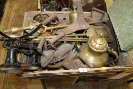A QUANTITY OF VINTAGE METALWARE TO INCLUDE A LARGE BRASS TEAPOT, BRASS BELL, VINTAGE IRONS ETC.