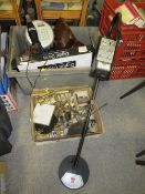 A SELECTION OF METALWARE AND COLLECTABLES TO INCLUDE A C-SCOPE VLF 1000 METAL DETECTOR A/F,