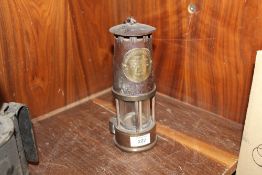 A VINTAGE ECCLES TYPE SL MINERS LAMP