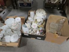 TWO TRAYS OF ASSORTED CERAMICS TO INCLUDE A QUANTITY OF ROSENTHAL WHITE AND GILT CHINA, ROYAL