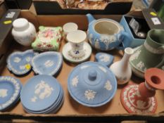 A TRAY OF ASSORTED WEDGWOOD ETC, TO INCLUDE JASPERWARE VARIOUS COLOURWAYS, CHINAWARE , PIN DISHES,