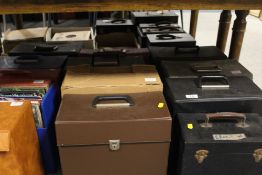 A LARGE COLLECTION OF MOSTLY LP RECORDS ETC TO INCLUDE ROY ORBISON, THE SHADOW, DEAN MARTIN, THE