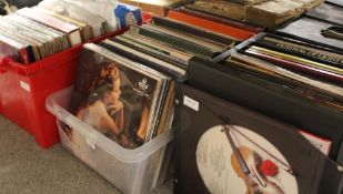A LARGE COLLECTION OF ASSORTED MOSTLY CLASSICAL LP RECORDS ETC, TO INCLUDE A SELECTION OF BOX SETS