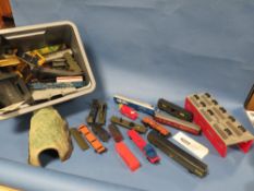 A BOX OF 00 CARRIAGES, TRACK, ROLLING STOCK, TUNNEL ETC