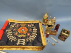 A TRAY OF ASSORTED COLLECTABLES TO INCLUDE A SHROPSHIRE LIGHT INFANTRY PENNANT AND BEER STEINS