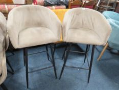 A PAIR OF MODERN UPHOLSTERED VELVET BAR / KITCHEN STOOLS