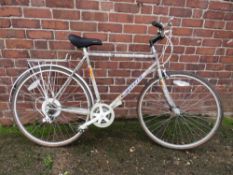 A CARRERA GEMINI CLASSIC 14 SPEED TOURING BIKE WITH 21