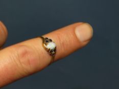 A LADIES 9CT GOLD OPAL & BLUE STONE DRESS RING