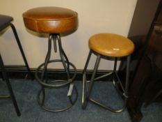 A MODERN INDUSTRIAL STYLE BROWN LEATHER TOPPED STOOL AND AN INDUSTRIAL METAL AND WOOD EXAMPLE (2)