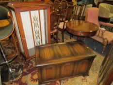 A REPRODUCTION DRUM TABLE, VINTAGE CHINA CABINET AND AN OAK BLANKET BOX (3)
