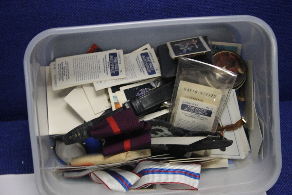 A BOX OF ASSORTED COSTUME JEWELLERY, WRIST WATCHES, CUFF LINKS ETC - Image 4 of 4