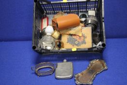 A TRAY OF COLLECTABLES TO INCLUDE HIP FLASK, METALWARE ETC