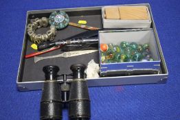 A TRAY OF COLLECTABLES TO INCLUDE BINOCULARS, MARBLES ETC