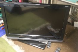 SONY BRAVIA 32 INCH FLAT SCREEN TV AND REMOTE
