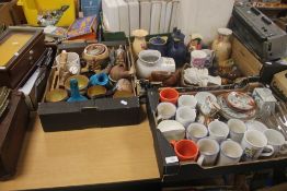 THREE TRAYS OF ASSORTED CERAMICS TO INCLUDE ORIENTAL TYPE EXAMPLES (TRAYS NOT INCLUDED),br.