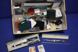 A TRAY OF ASSORTED COSTUME JEWELLREY, WRIST WATCHES ETC