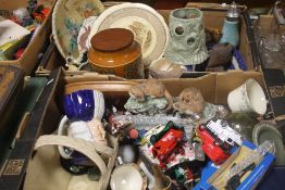 TWO TRAYS OF CERAMICS AND COLLECTABLES TO INCLUDE A QUAKER TOBY JUG (TRAY NOT INCLUDED)