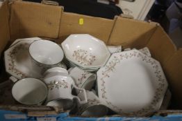 A TRAY OF ETERNAL BOW TEA AND DINNERWARE