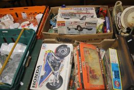 TWO TRAYS OF VINTAGE TOYS TO INCLUDE AIRFIX, DIE CAST ETC