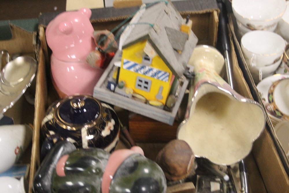 TWO TRAYS OF COLLECTABLES TO INCLUDE A BAROMETER, TREEN ETC (TRAY NOT INCLUDED) - Image 3 of 3