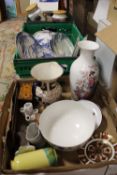 THREE TRAYS OF ASSORTED CERAMICS TO INCLUDE A SMALL ROYAL CROWN DERBY 1128 PLATE