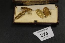 A CASED PAIR OF HALLMARKED 9CT GOLD CUFFLINKS - APPROX WEIGHT 6.6 G