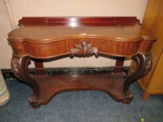 A VICTORIAN MAHOGANY SHAPED DRESSING TABLE W-132 CM