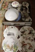 A TRAY OF ASSORTED CERAMICS TO INC ROYAL ALBERT COUNTRY WALK COLLECTION PLATES, ROYAL COPENHAGEN
