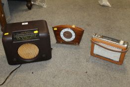 TWO VINTAGE BUSH RADIOS TOGETHER WITH A VINTAGE DECO MANTLE CLOCK