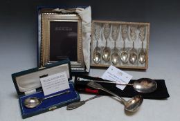 A COLLECTION OF HALLMARKED SILVER AND WHITE METAL CONSISTING OF A SAUCE LADLE BY WILLIAM BATEMAN -