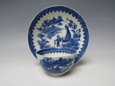 AN 18TH CENTURY WORCESTER FISHERMAN PATTERN TEA BOWL AND SAUCER, saucer Dia. 18 cm