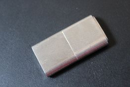 A HALLMARKED SILVER 'THE HOWITT' LIGHTER - SHEFFIELD 1943, H 6 cm