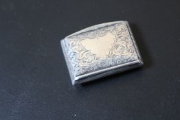 A HALLMARKED SILVER SNUFF BOX - BIRMINGHAM 1898, W 4.5 cm