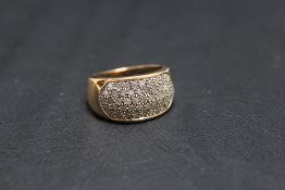 A 9 CARAT GOLD DIAMOND CLUSTER RING, approx weight 5.7g, ring size S