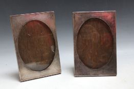 A PAIR OF HALLMARKED SILVER ART DECO STYLE PHOTO FRAMES - BIRMINGHAM 1927, H 19 cm
