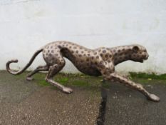 A HOLLOW CAST BRONZE LIFE STUDY OF A CHEETAH, L 163 cm, H 49 cm