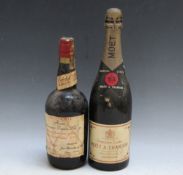 1 BOTTLE OF SOLERA 1914 RARE AMOROSO CREAM SHERRY, together with 1 old bottle of Moet & Chandon