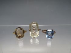 A COLLECTION OF THREE LADIES GEMSET DRESS RINGS, to include two 9ct gold examples, both ring size