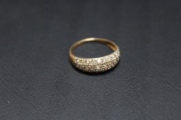 A HALLMARKED 9 CARAT GOLD DRESS RING, approx weight 2.1g, ring size R 1/2