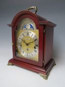 A MAHOGANY CASED WESTMINSTER CHIME MANTLE CLOCK, with hermle moon roller movement, H 30 cm